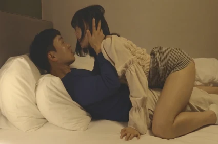 Phim sex phá trinh, Học sinh thay đồ bị trộm nhìn... Mikami Yua